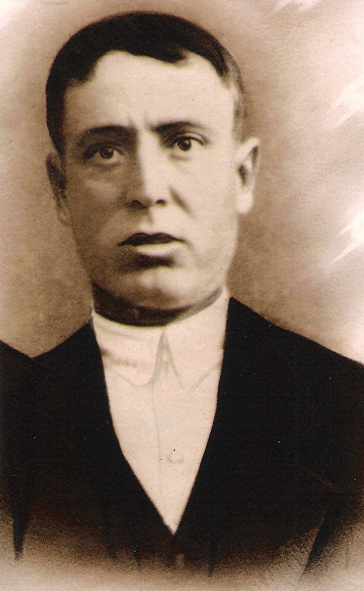<b>Antonio Cortés</b> Sánchez nació en 1896, casando con Julia Elisa Merino Blanco. - Antonio-Cortes-Sanchez